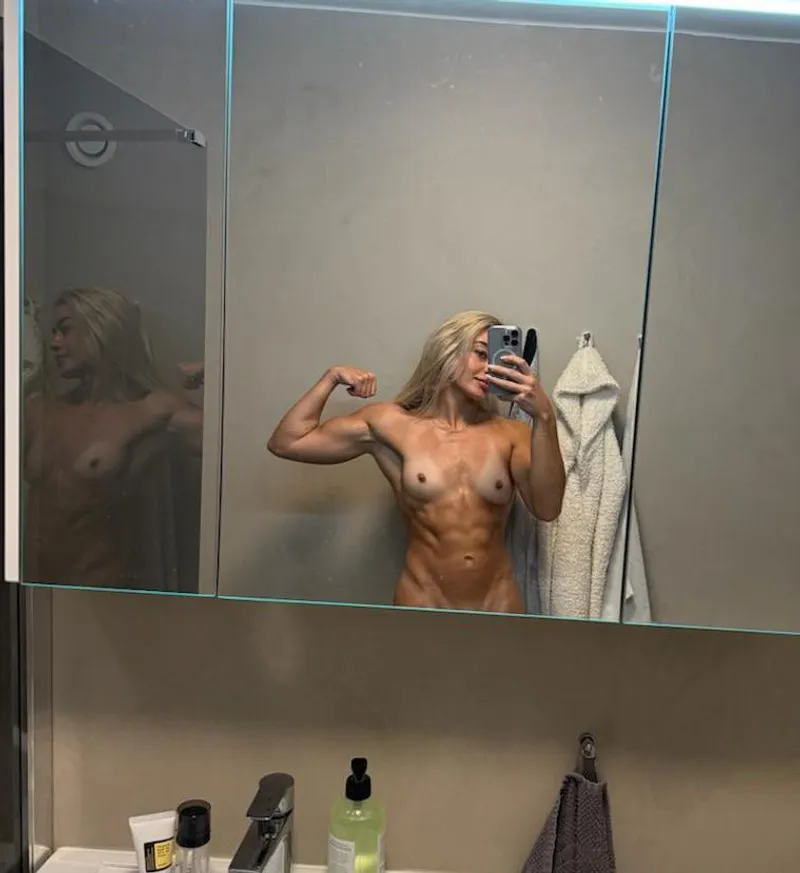 Thumbnail Body Shape Reflection: Sparking Curiosity by VelvetModena | fitgirls