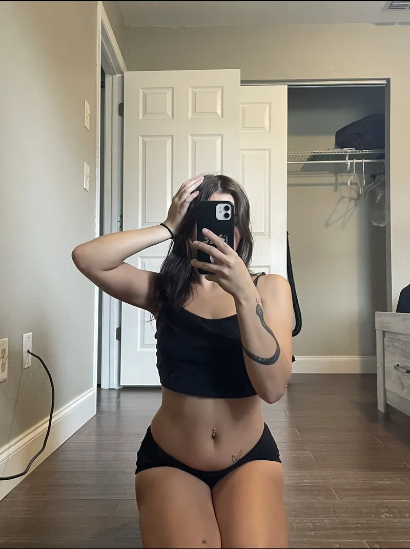 Thumbnail I've been getting more compliments lately by prettytattedbby