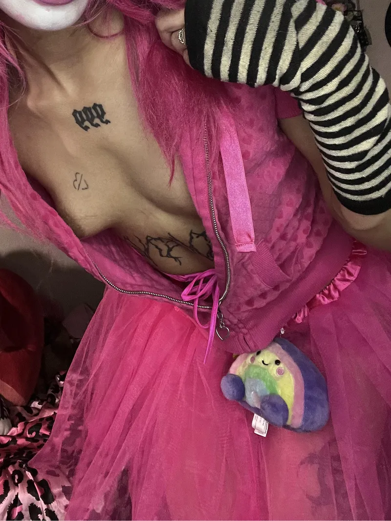 Thumbnail Did I not bend down far enough sorry I have a little boobs? by un1corngutz