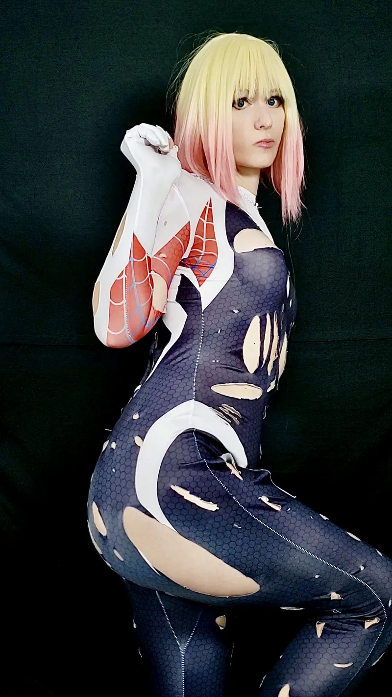 Thumbnail SunnyBunnyMina's Nerdy Cosplay Journey [F] | GWNerdy