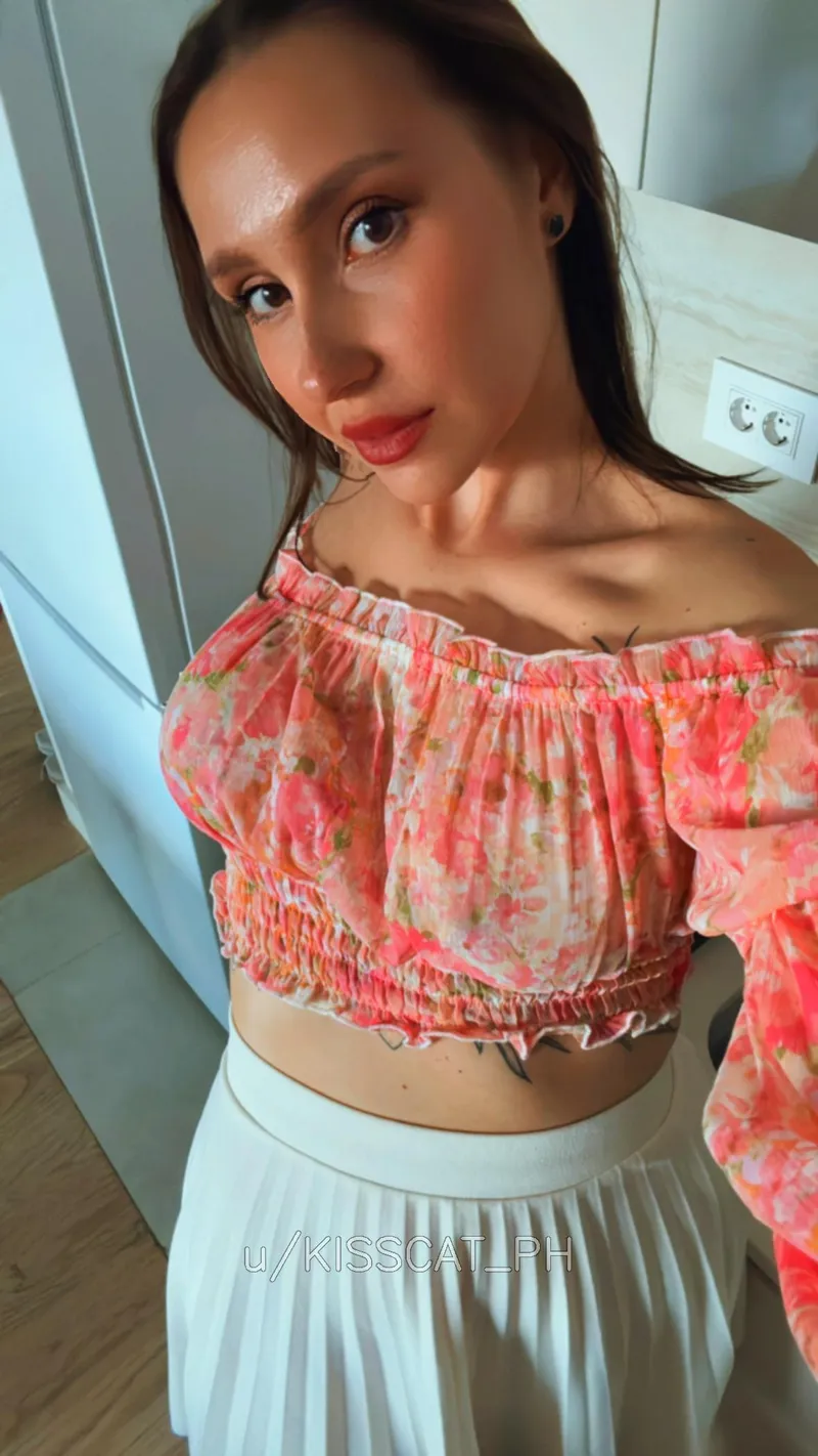 Thumbnail Croptop on, dripping and hungry to make every cock throb by kisscat_ph
