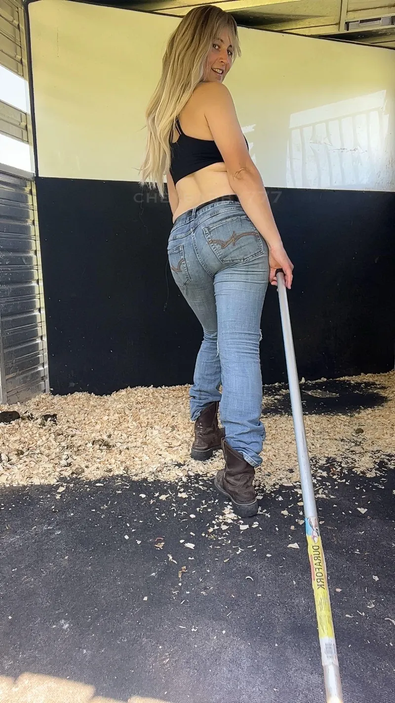 Thumbnail Cleaning out the trailer by cheybabby_777