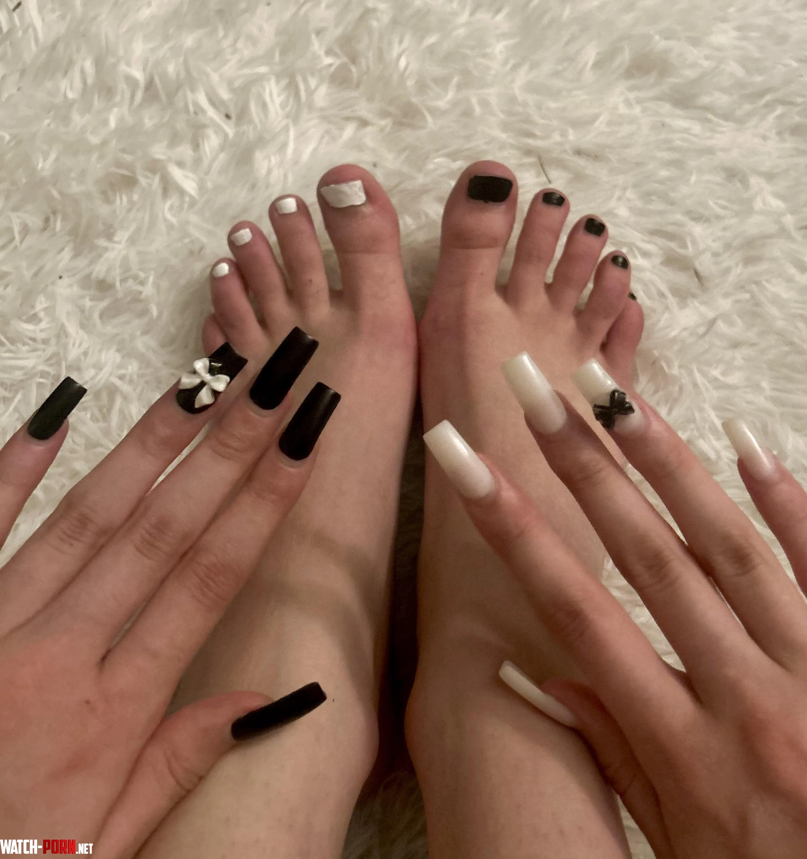 Who likes my nails? Wanna keep them this pretty? (Pretty things cost money.) by Val3ntina_xo