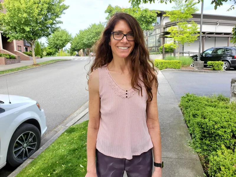Thumbnail Braless Strolls: Casual and Chic Outfit Ideas | HikingDuo