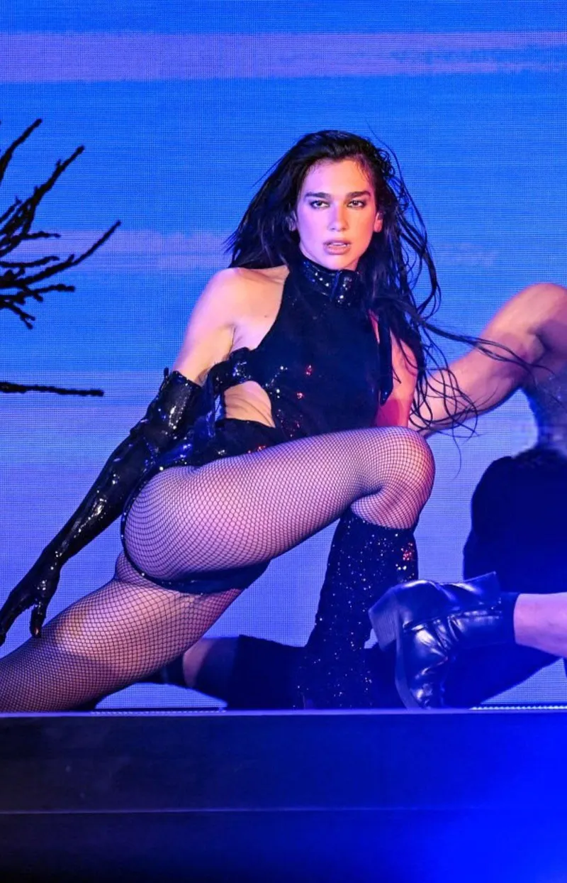 Thumbnail All About Dua Lipa: A Celeb Profile by CelebsSaken