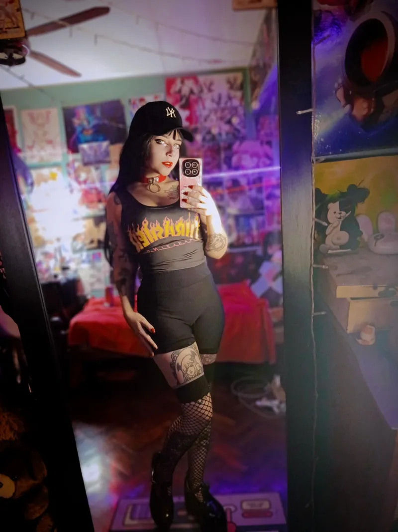 Thumbnail Inviting Intrigue: Engaging with FrancineBella | PunkGirls