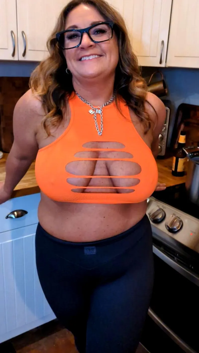 Thumbnail TexasGurlNextDoor: Unraveling @dangergurl79 | InstagramHotties