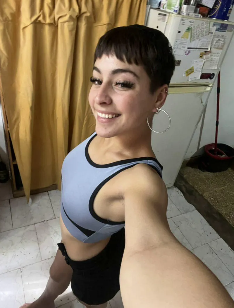 Thumbnail Nikkikikiriki's Less Clothing, More Confidence Post | croptopgirls