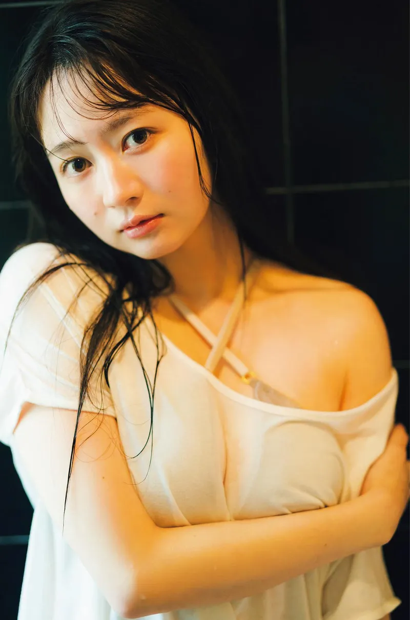 Thumbnail Ego Yuna: A Rising Gravure Star | KanzeBend