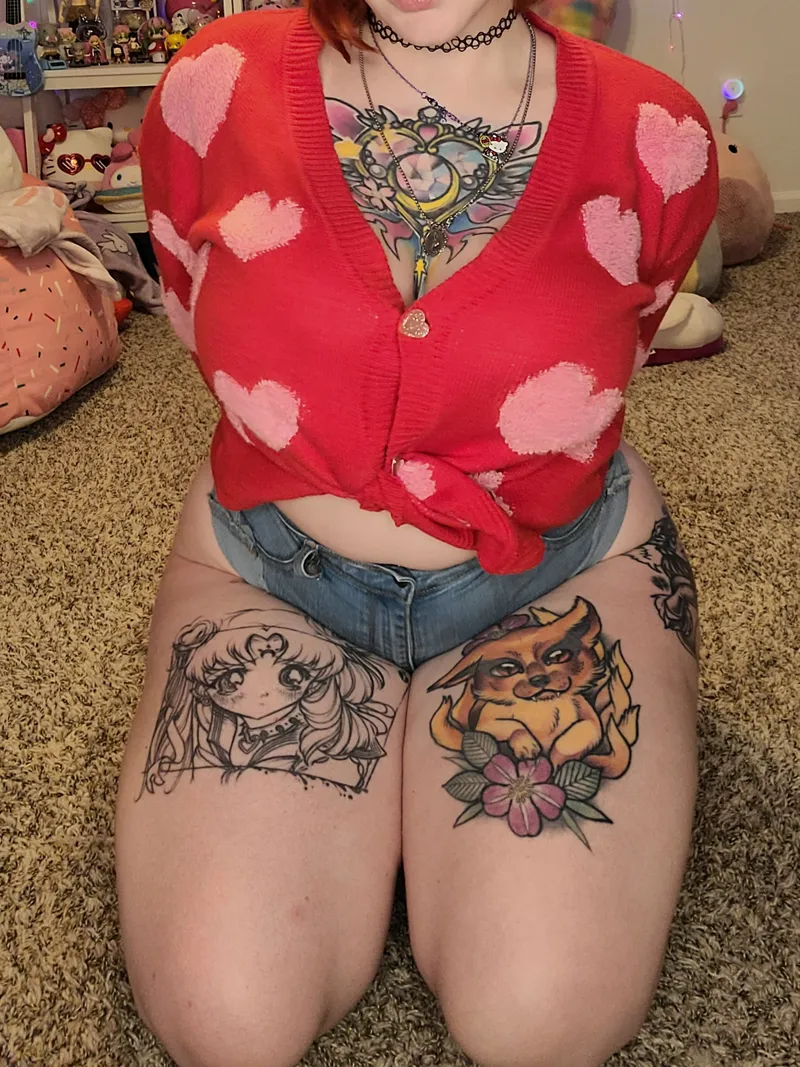 Thumbnail A Tribute to Thickness: Some Thick Thighs