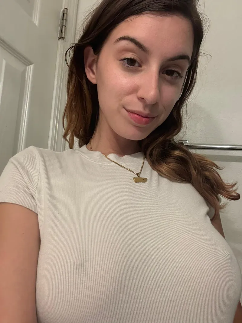 Thumbnail White Fashion Perfection: Embracing Braless Comfort | Amelia_Bellee