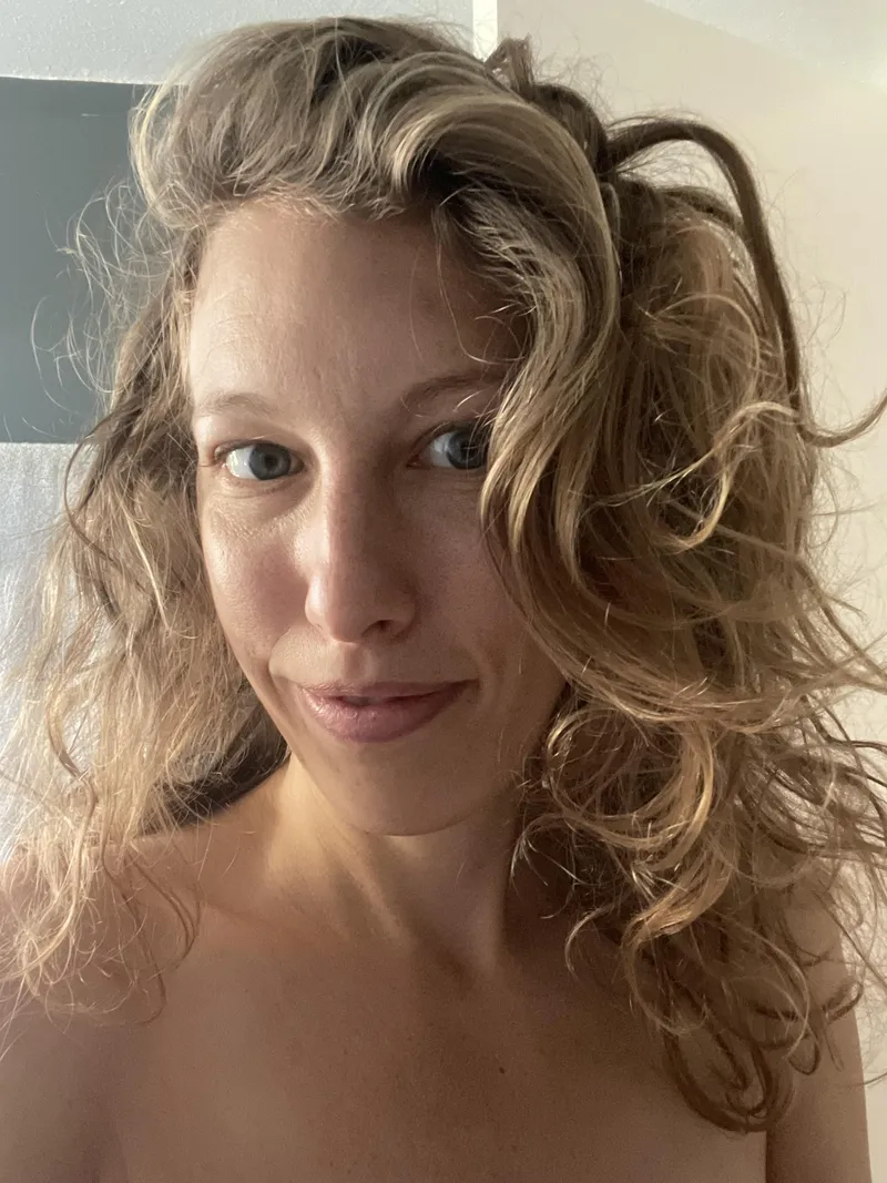 Thumbnail Meet the New Hottest OnlyFans Sensation | vesperedge