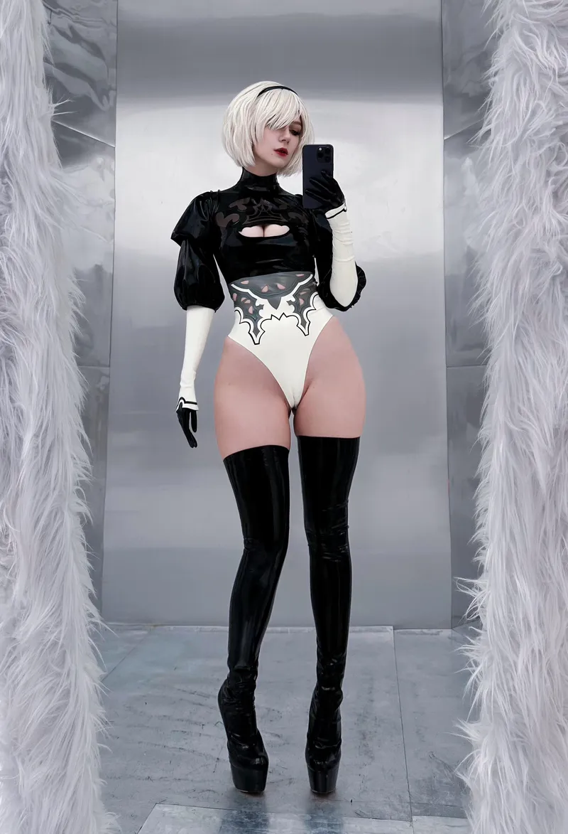 Thumbnail Alluring 2B Nier Cosplay by Miakanayuri