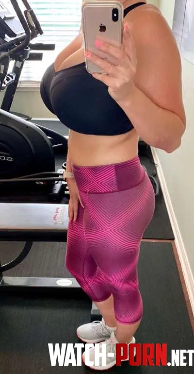 Workouts make me so horny.  Would love a big cock pic to look at while I rub my aching pussy. by ConsciousCherry3842