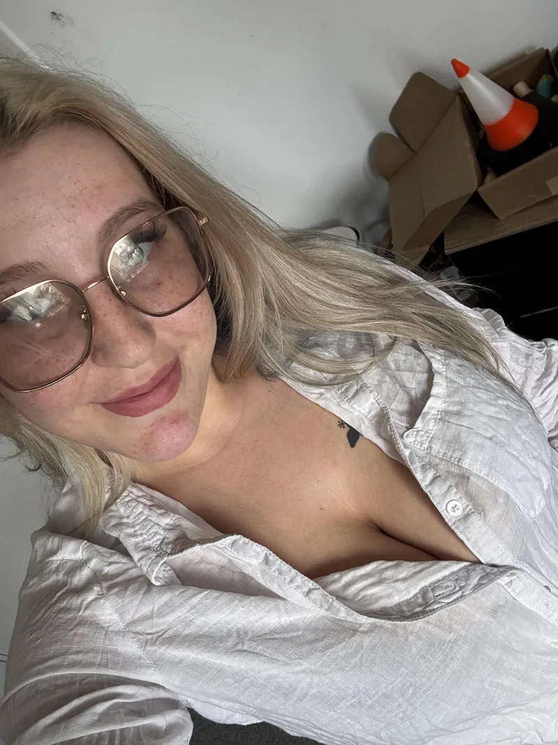 Thumbnail Modest Today: Revealing Amazing Tits with Exact-Technician5485