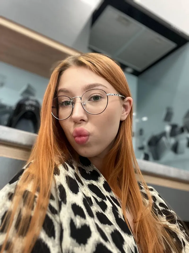 Thumbnail YourSweetChickk's Sultry Invitation: These Lips Are Begging for You