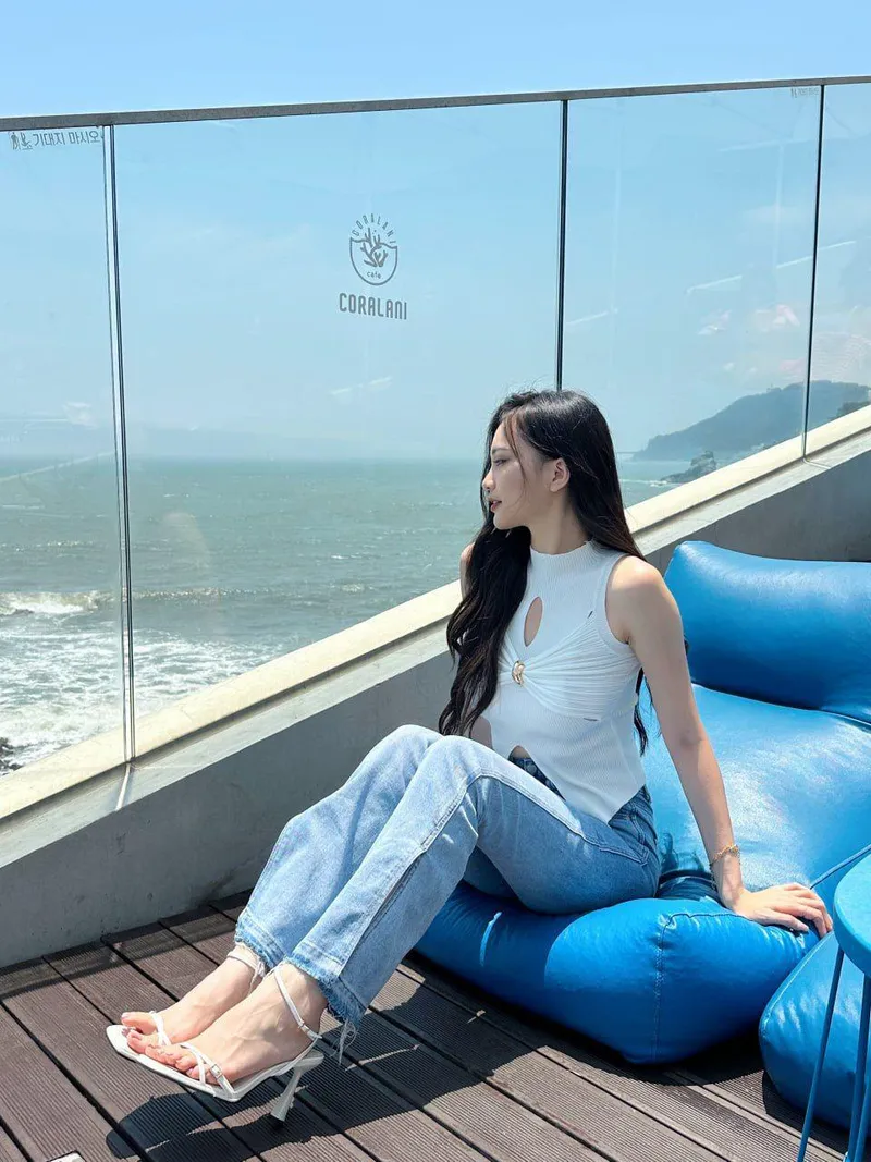 Thumbnail Can You Guess the Location? - EnergySuperb3067's ClassySexy Journey