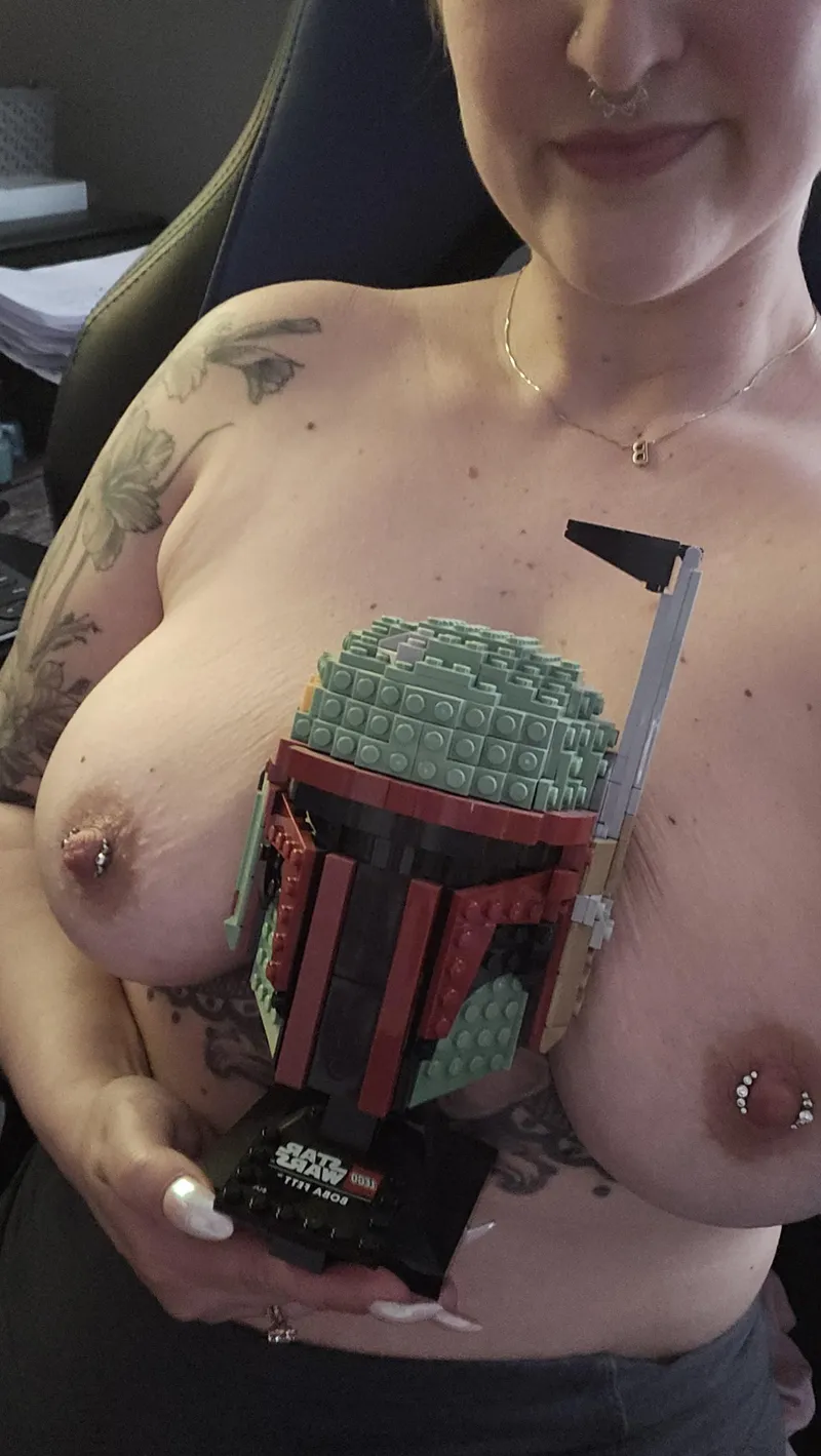 Thumbnail brains-n-boobs's Bacta Tank Experience: GWNerdy Journey