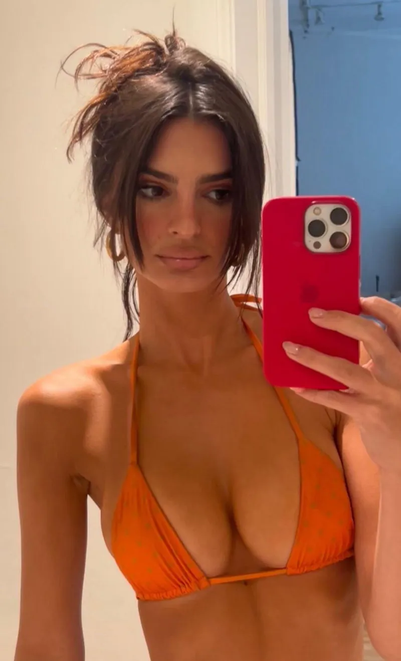 Thumbnail Celeb Spotlight: Emily Ratajkowski's Allure Revealed