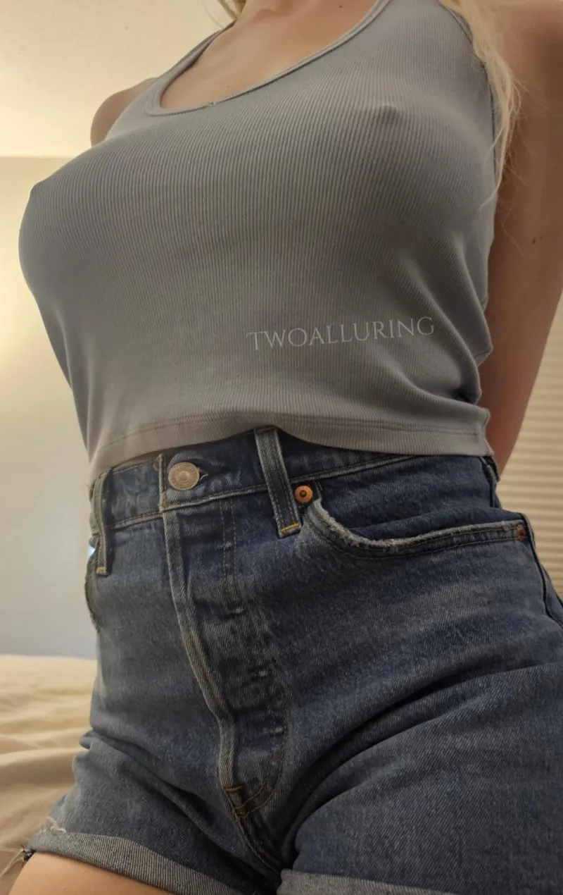 Thumbnail Distractingly Alluring: The Charm of Pokies by twoalluring