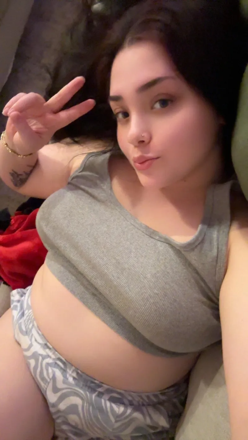 Thumbnail Extra Fullness Bliss: curvychloe1 Explores the Joys of Eating