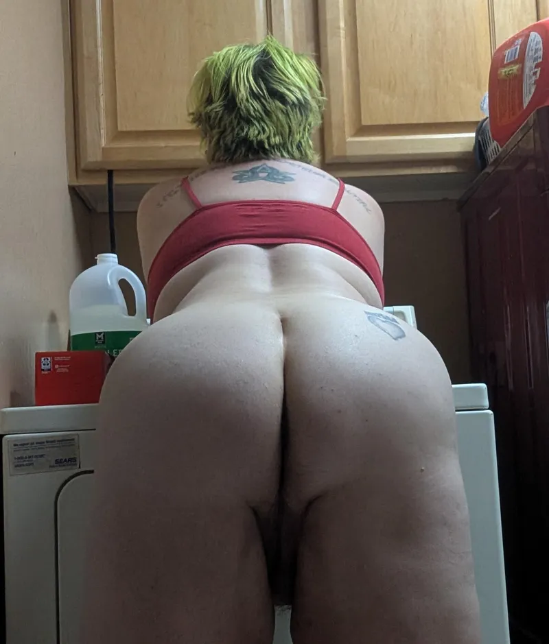 Thumbnail Drying Panties Woes: A Humorous Encounter by DeadAndCuddly | BBWGW