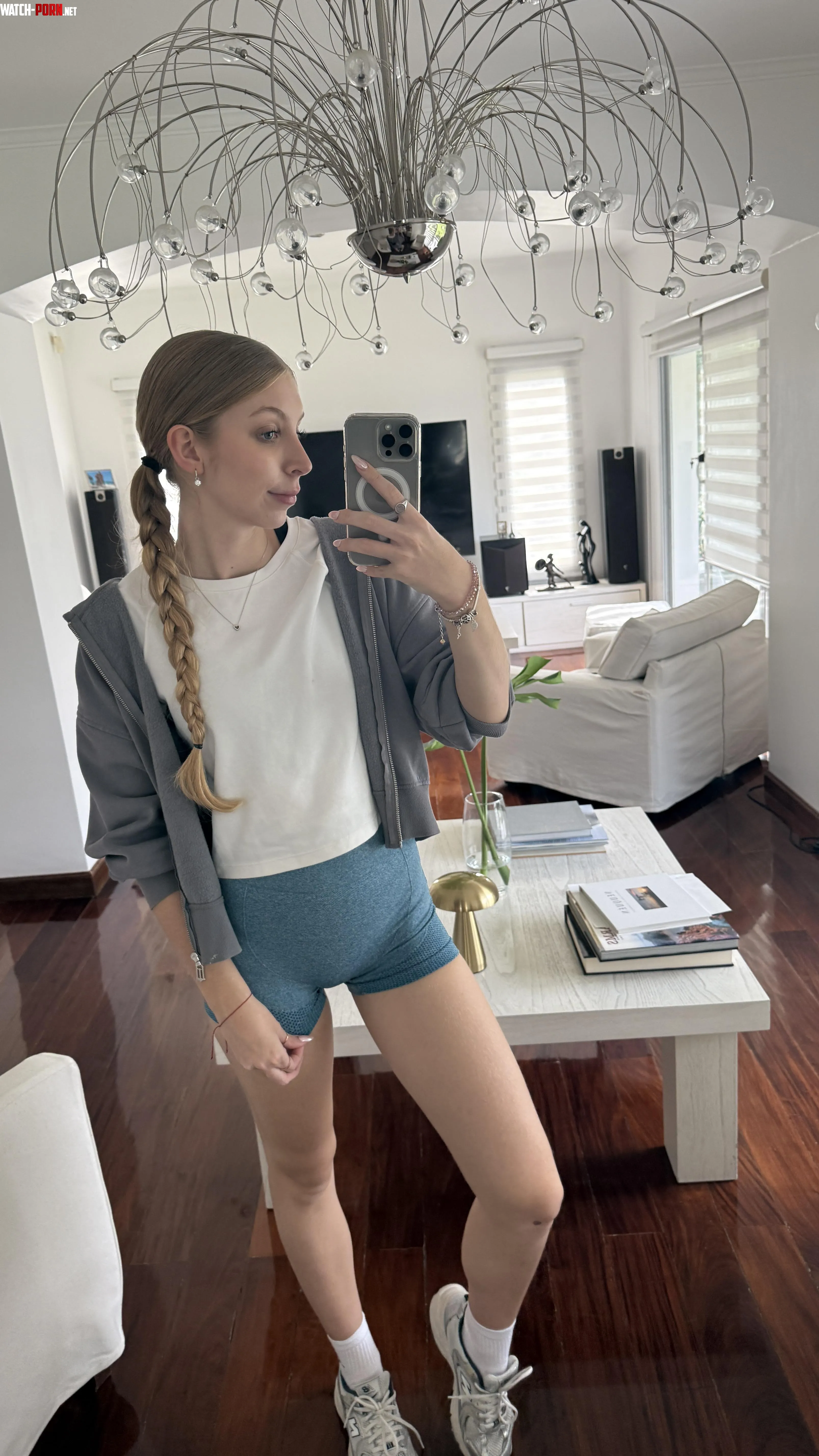 Ass is still growing. by NovaPaintss