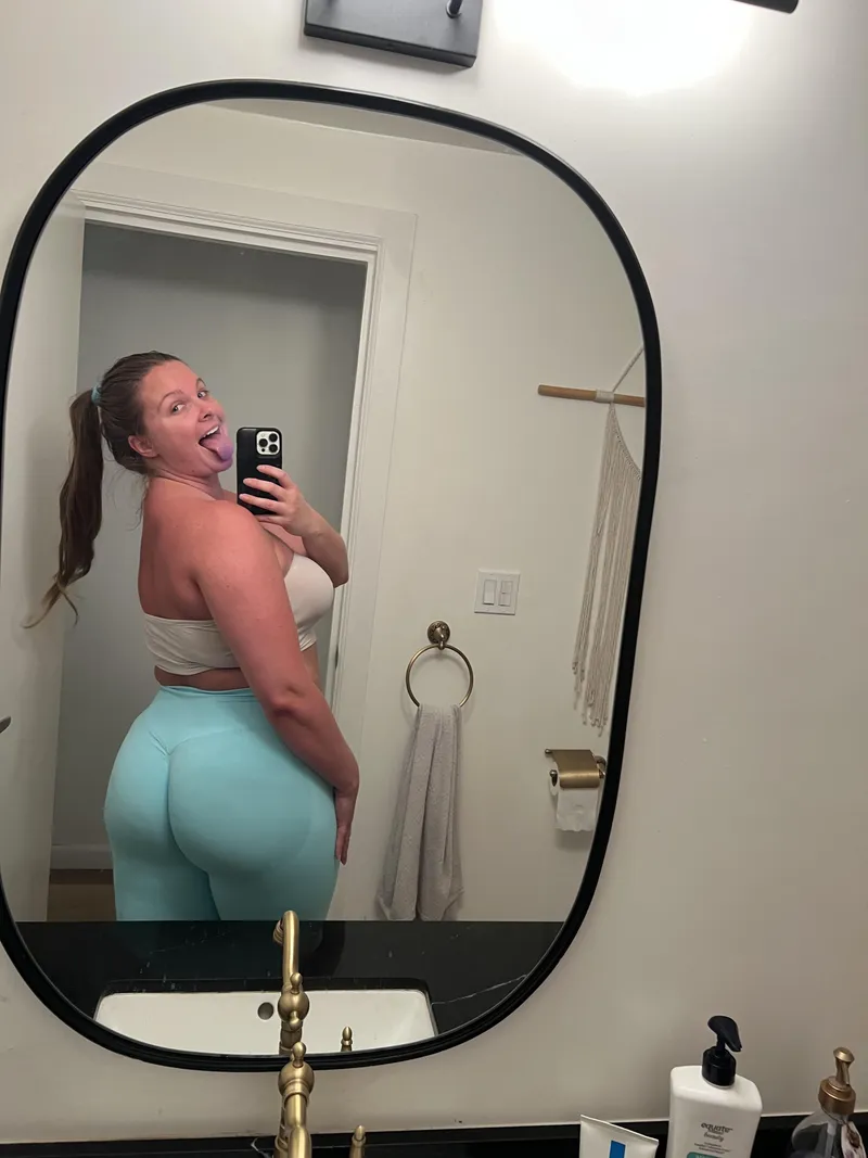 Thumbnail Experience the Depths of a Wedgie Sensation | bigduchvip