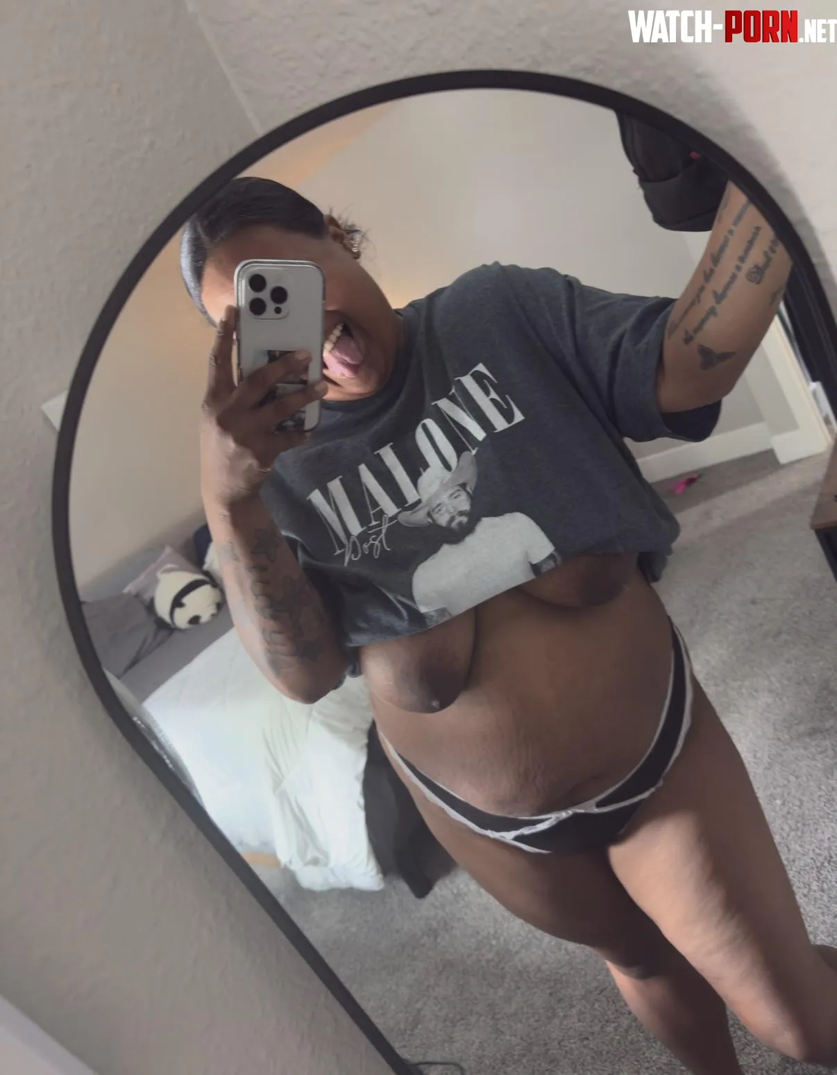 Good Evening Redditors 💋 by PNW_Chef86