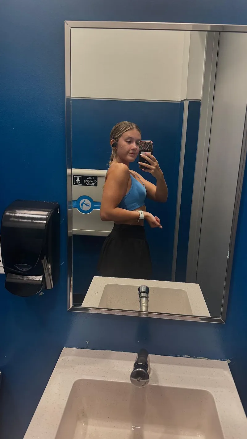 Thumbnail Explore Gym Bathroom Selfies with BrandeeKania