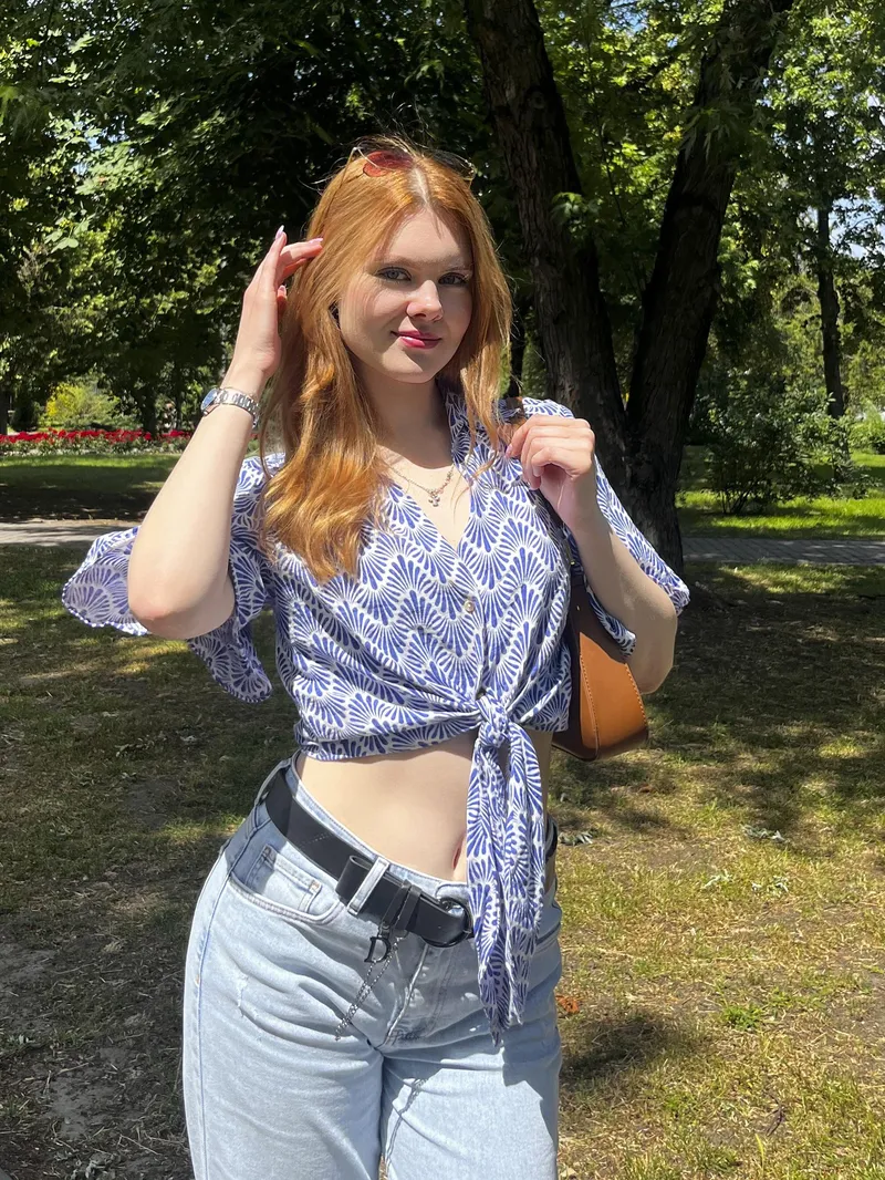 Thumbnail Top vs. Belly: wobblytart's Charming Dilemma | croptopgirls