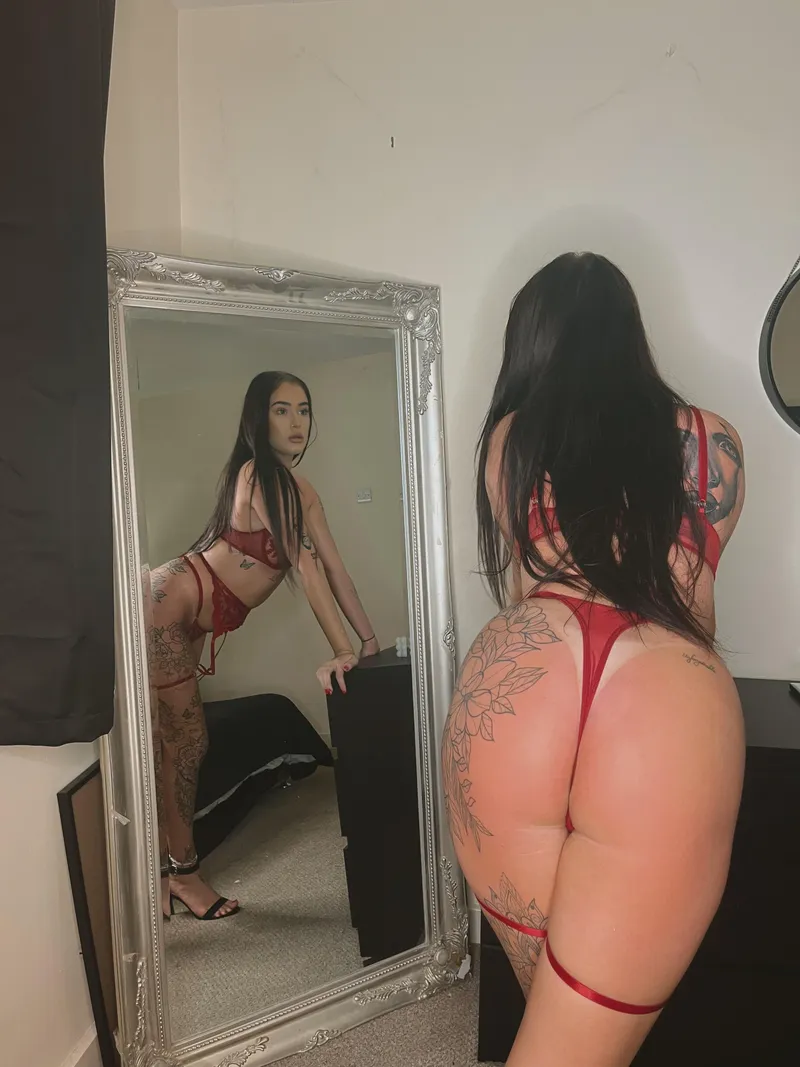 Thumbnail xjadeculbert's Intriguing Greeting in Sensual Red Lingerie Theme