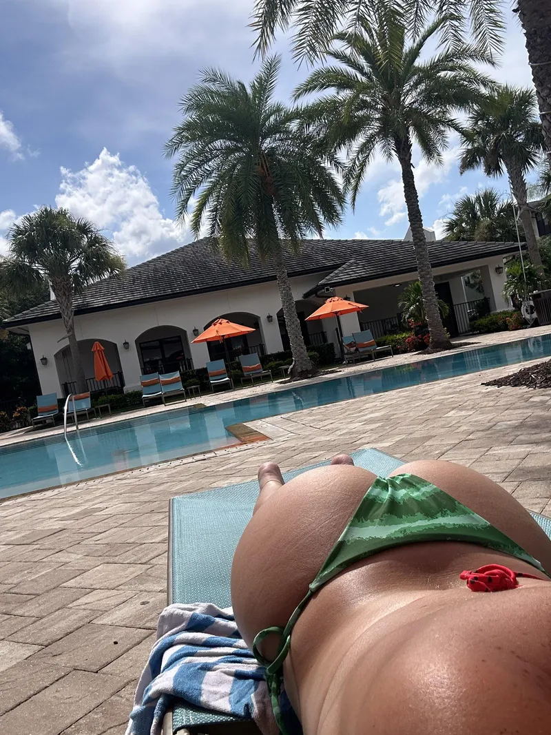 Thumbnail Watermelon Lover? Join simpforstormm in BikiniBodies