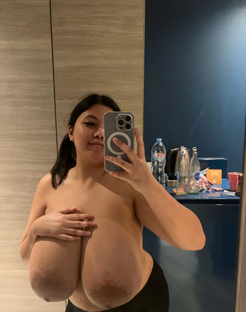 Thumbnail Fascination with Saggy: They Fall to My Waist | YourbigtittieGF