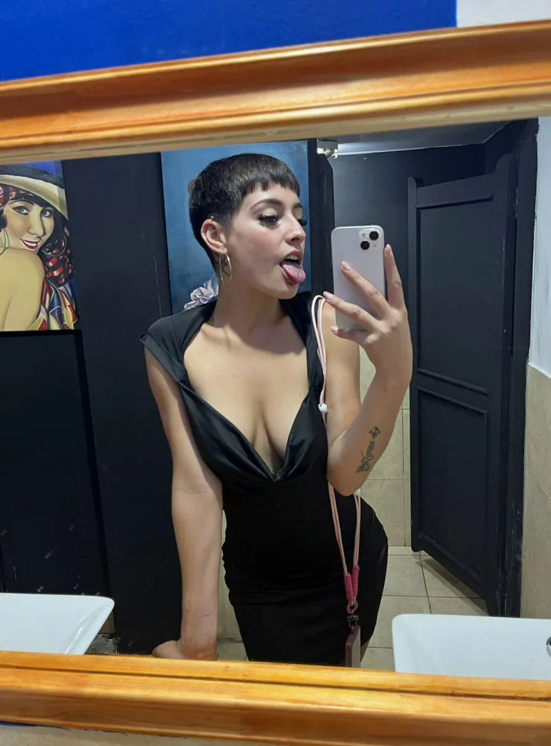 Thumbnail Nikkispicee's Elegant Persona: Budget-Friendly Elegance Served
