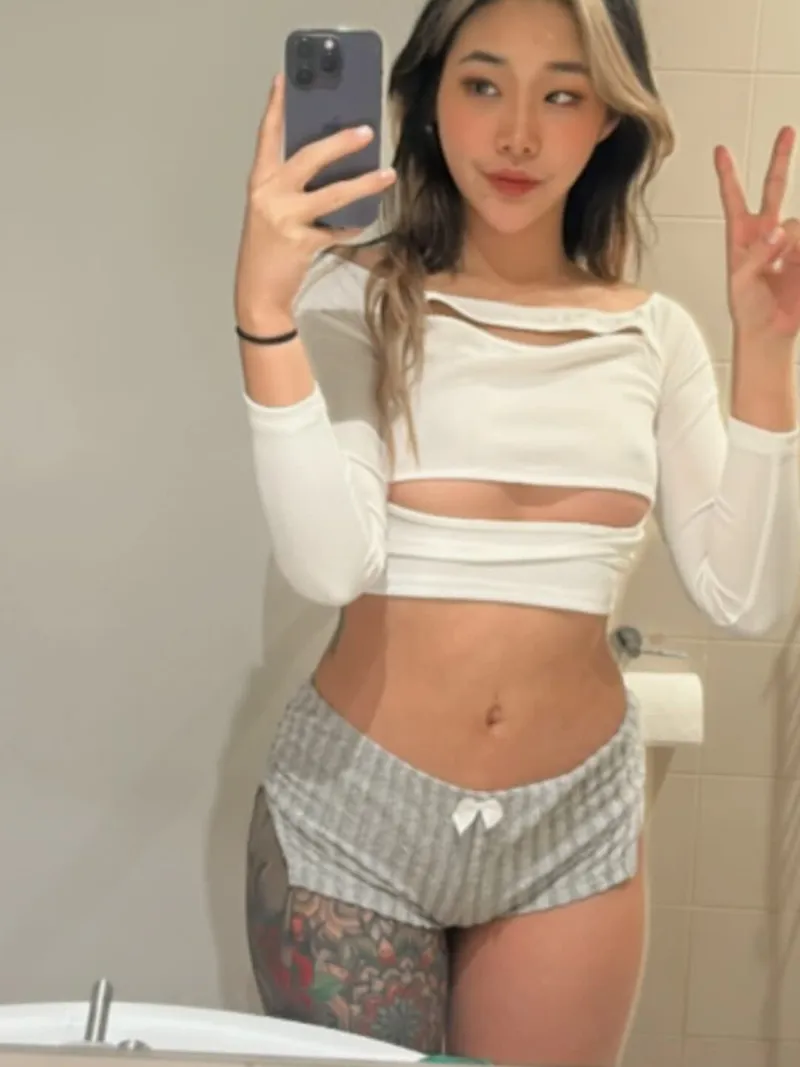 Thumbnail Petite Korean Allure | CloudedGlen_55