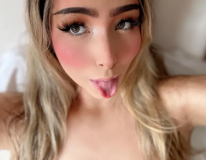 Thumbnail Connect with moneyluvamber on onlyfanschicks for Exclusive Content