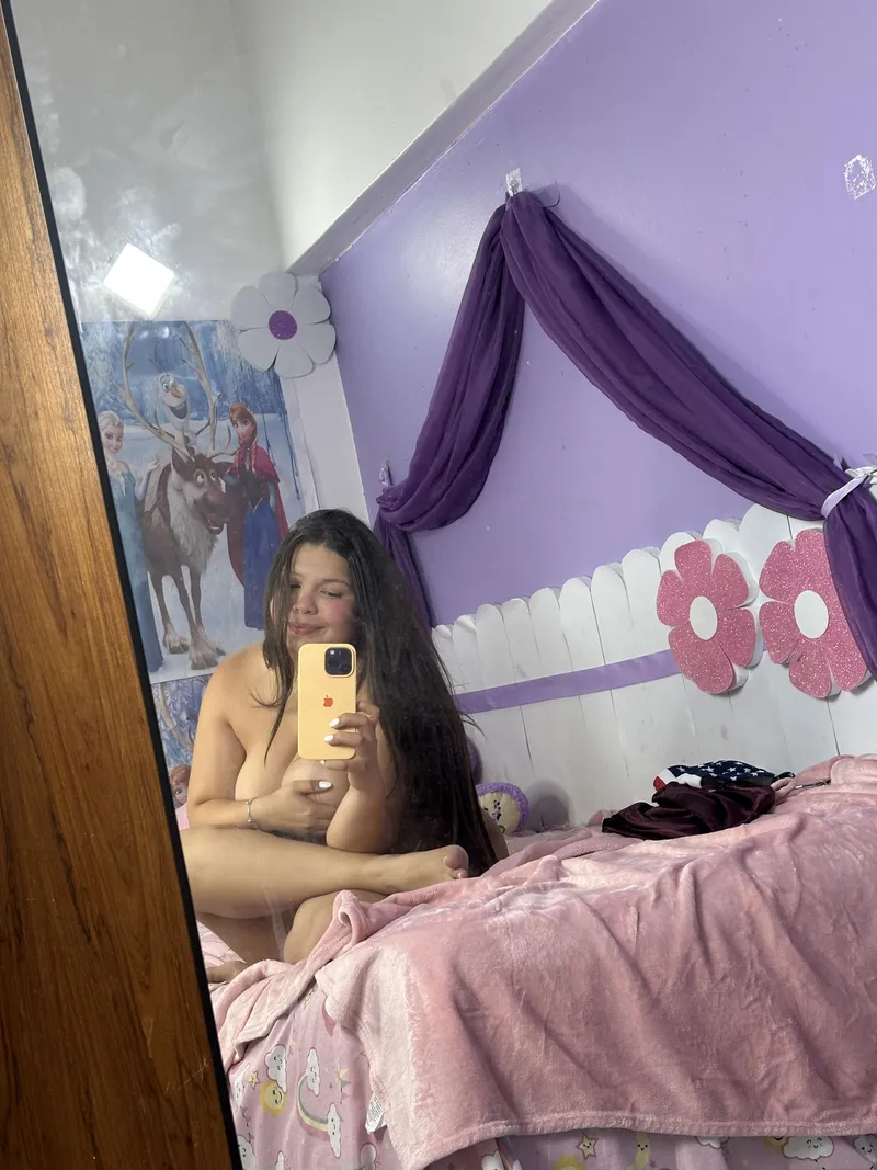 Thumbnail MirrorSelfie Morning Vibes: Rise and Shine with gigglybaby_'s Wake-Up Selfie