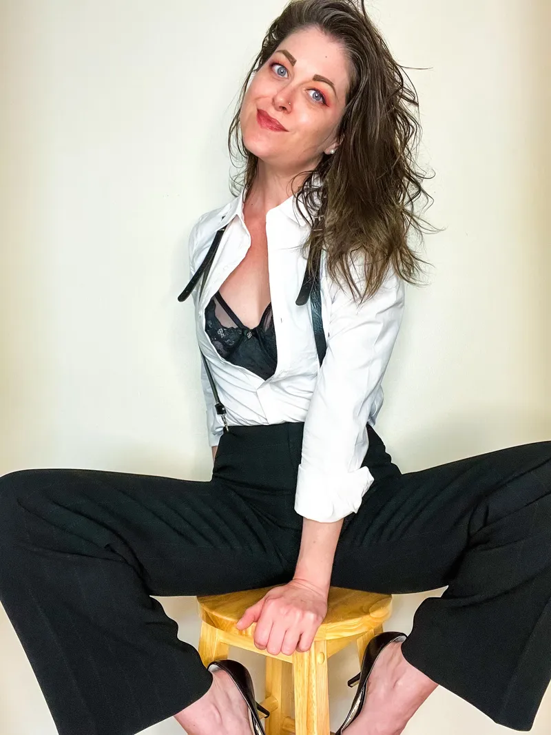 Thumbnail OneBlueIris' Interruption: Classy Charm in Everyday Routines
