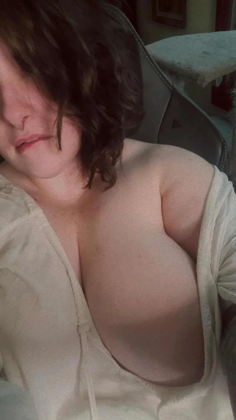 Thumbnail Craving Intensity: pandalotus Yearns to Be Manhandled | chubby