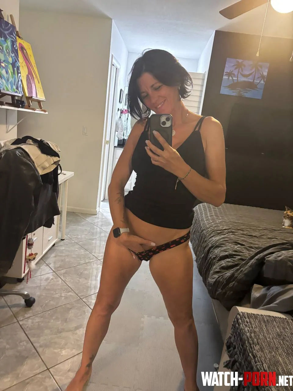 say ''yes'' if you're into older women and i can send you something by realsexxyladdyy