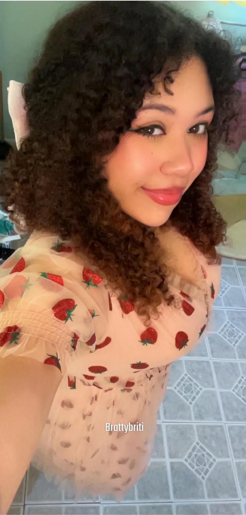 Thumbnail Brattybriti Showcases the Unique Mix: Native American x African American x Caucasian