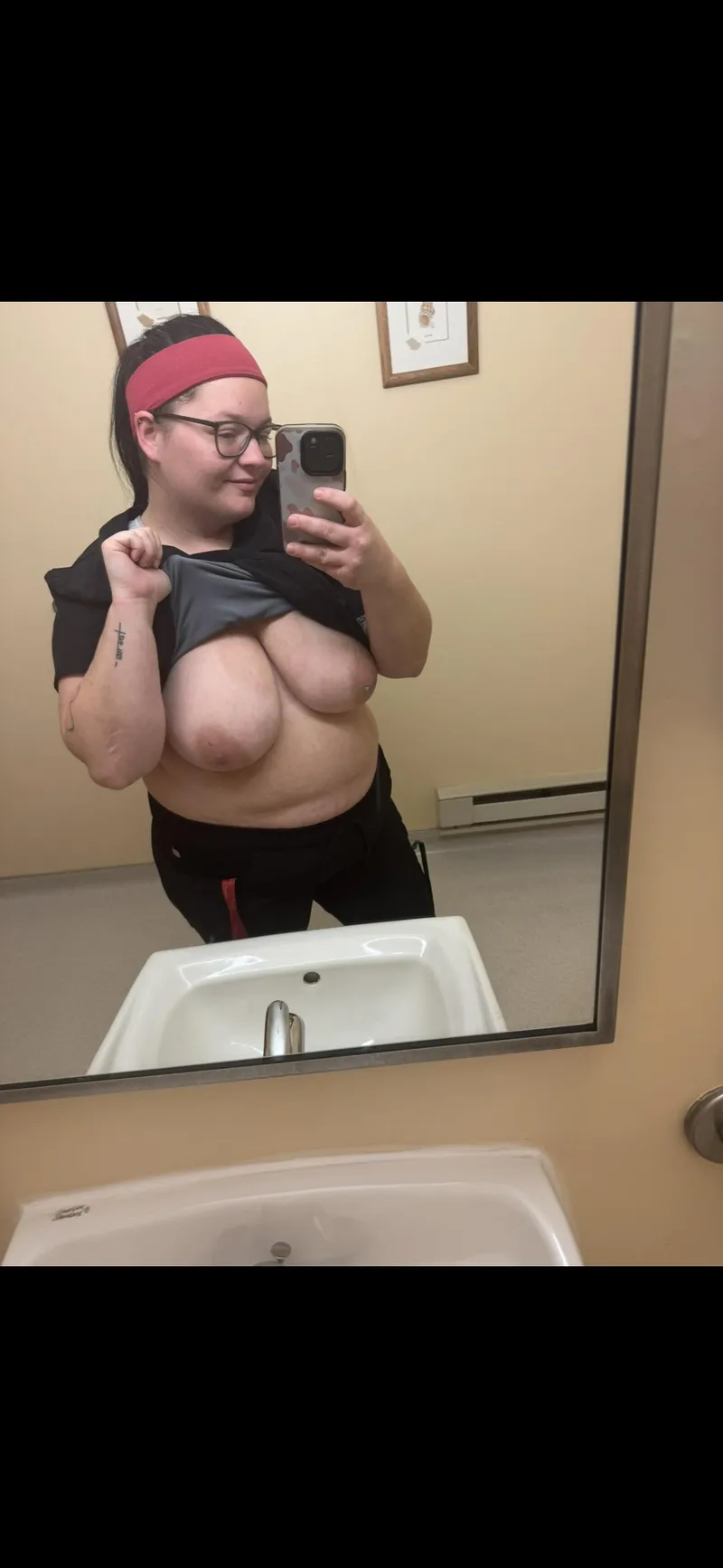 Thumbnail RiasMae48's Naughty Work Antics in BBW Category