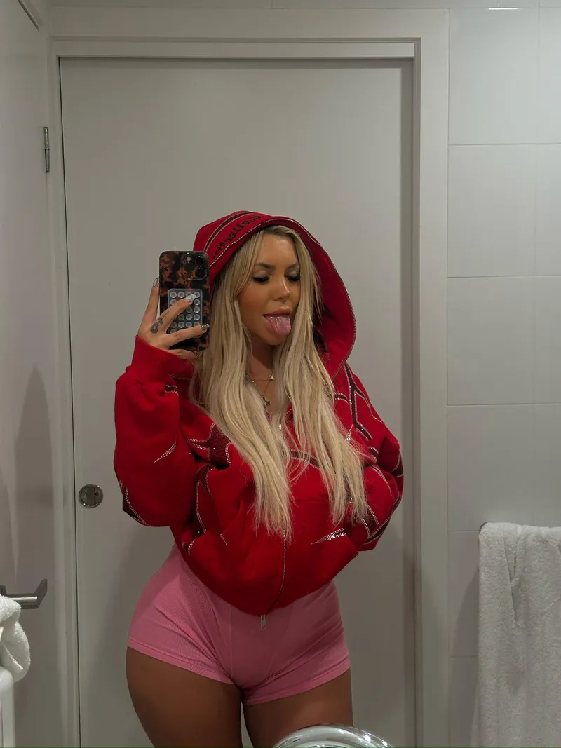 Thumbnail Proud Blond Brat - Meet TheRealIslax