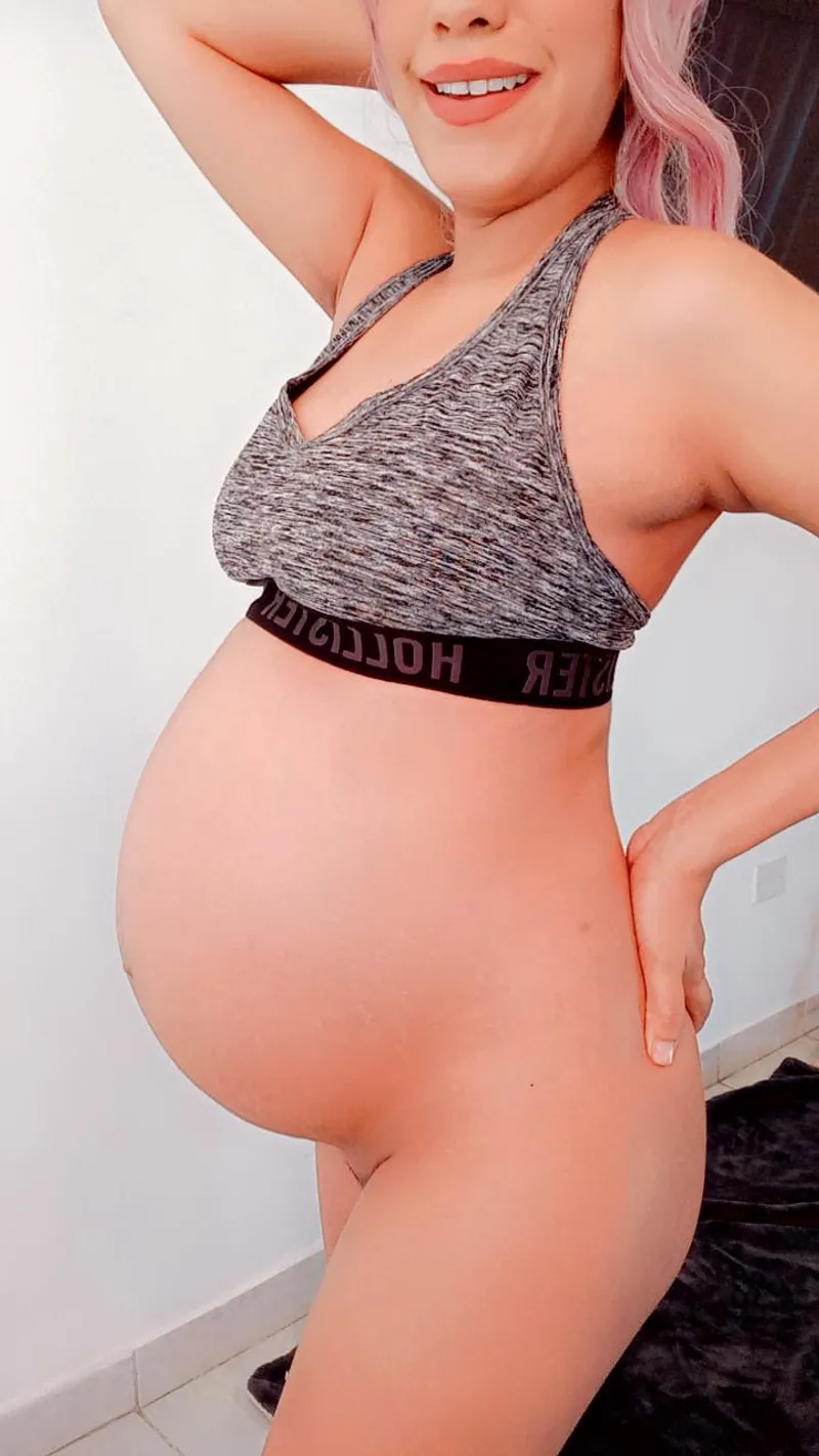 Thumbnail Pregnant Beauty Unveiled - Desiree_me1505's Dilemma