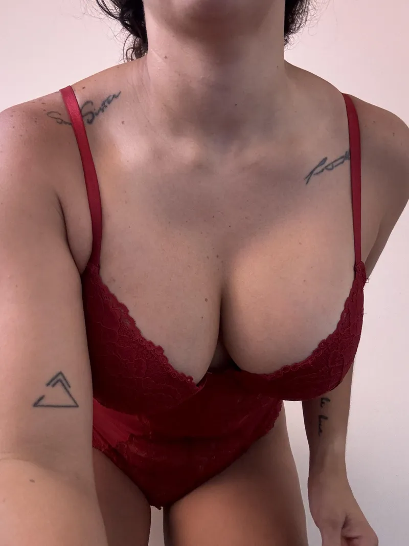 Thumbnail RenataHernndz Sparks Imaginative Scenarios in OnlyFans101