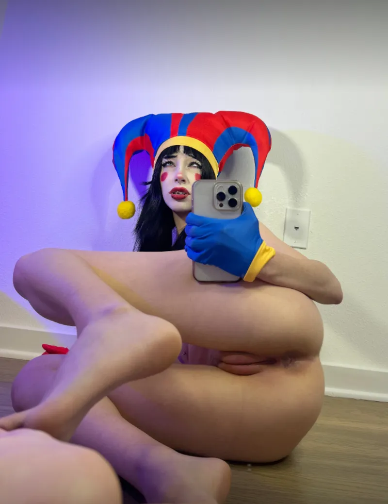 Thumbnail Pomni's Captivating Costume by avakit in NudeCosplay