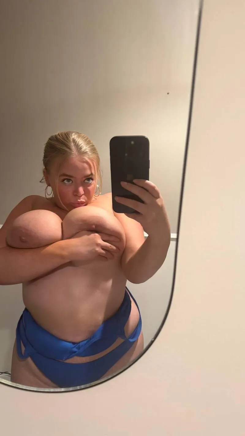 Thumbnail SaphiraTa's Passionate Gesture in BBW Category