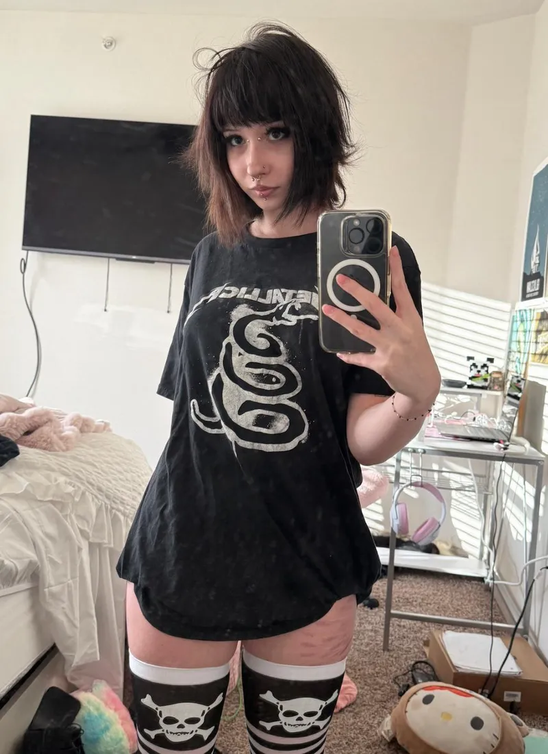 Thumbnail Exploring the World of an Average Metallica Fan by DefeatTheL0w