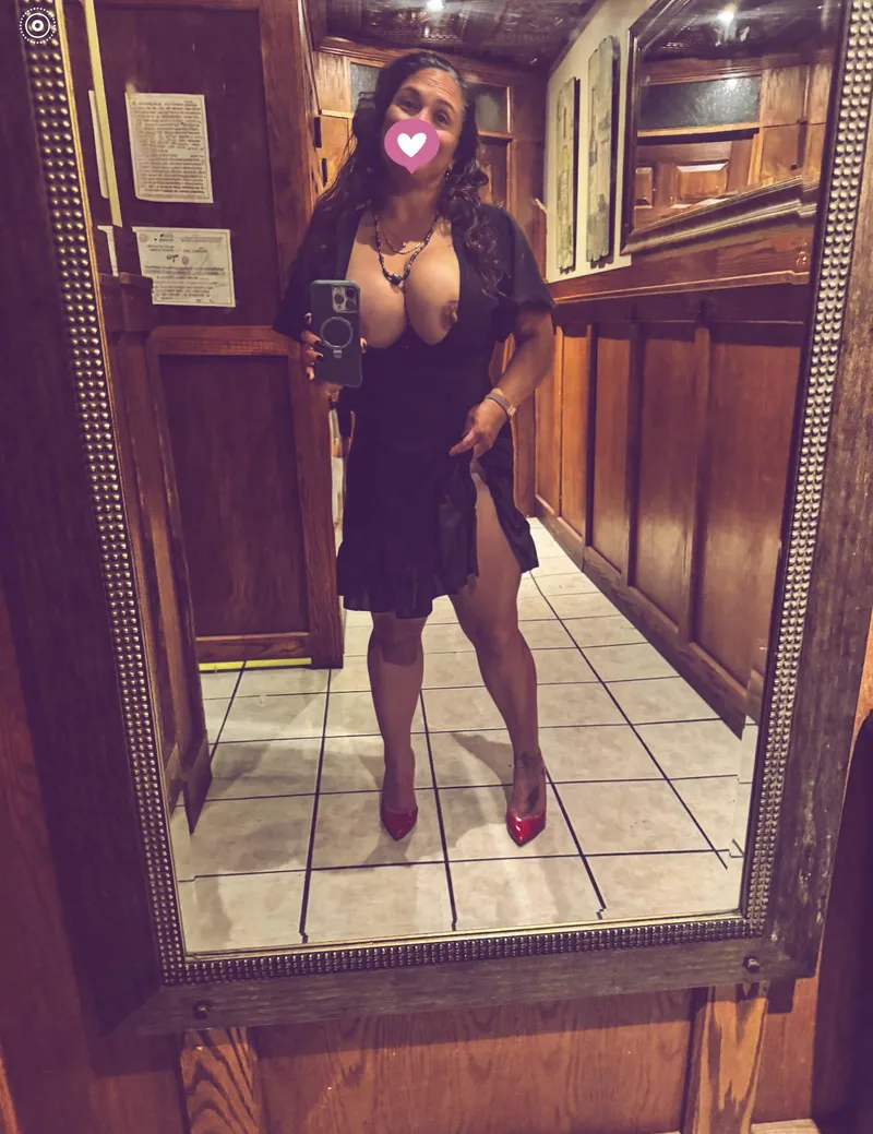 Thumbnail Shortandthicck2's Date Night Selfie: Sweet Self-Capture